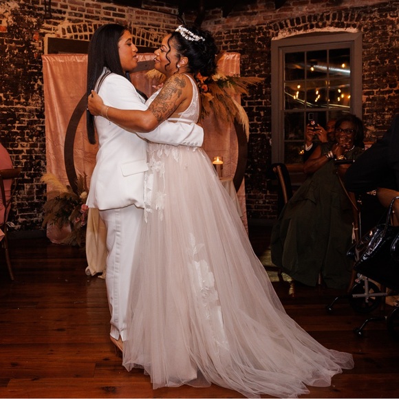 Willowby by Watters Hearst A-Line Tulle Wedding Gown - Picture 7 of 8